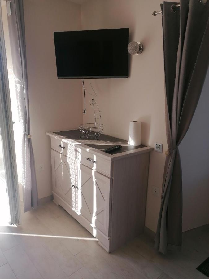 La Basse-Cour Apartment Vic-sur-Cere Luaran gambar
